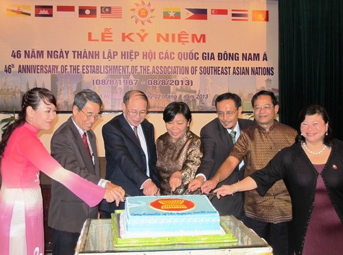 Feier zum 46. Gründungstag der ASEAN - ảnh 1